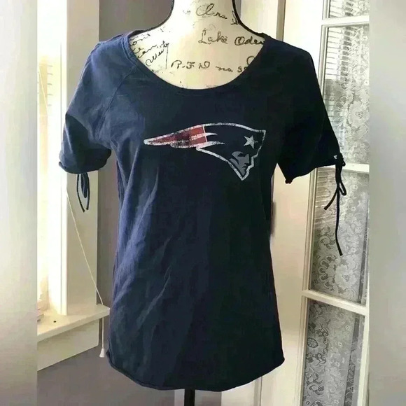 Patriots Blue Scoop neck T-shirt with tie sleeves - Picture 1 of 6
